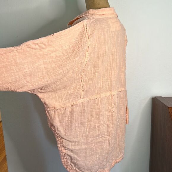 We The Free XS peach cotton gauze long sleeve button down shirt great pre owned - Picture 3 of 9